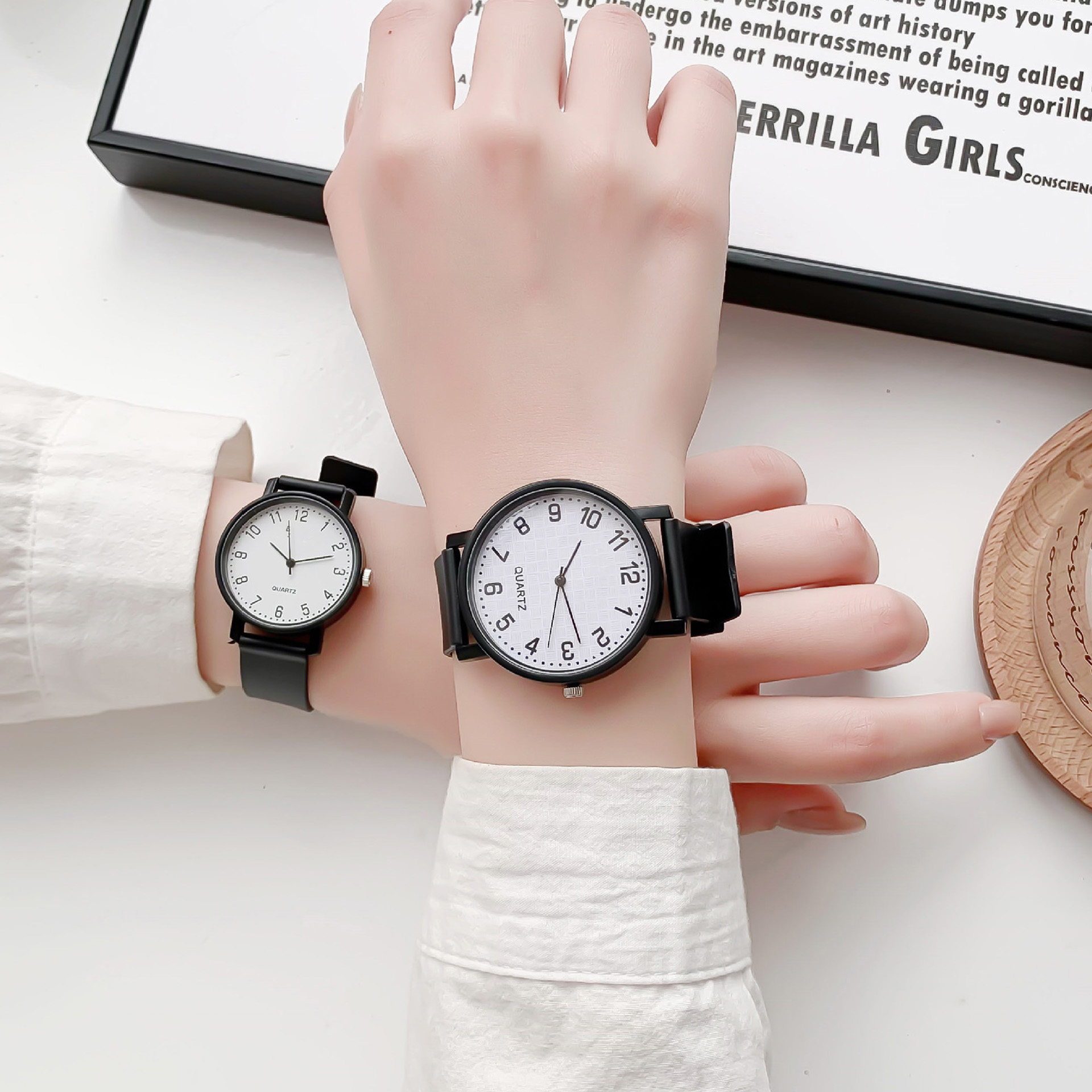 Simple Black Watch Quartz Watc - Ladies Luxury Watch ulasan dan harga